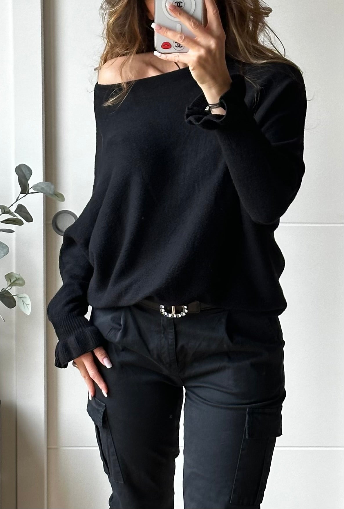 Pull fin noir manches volants