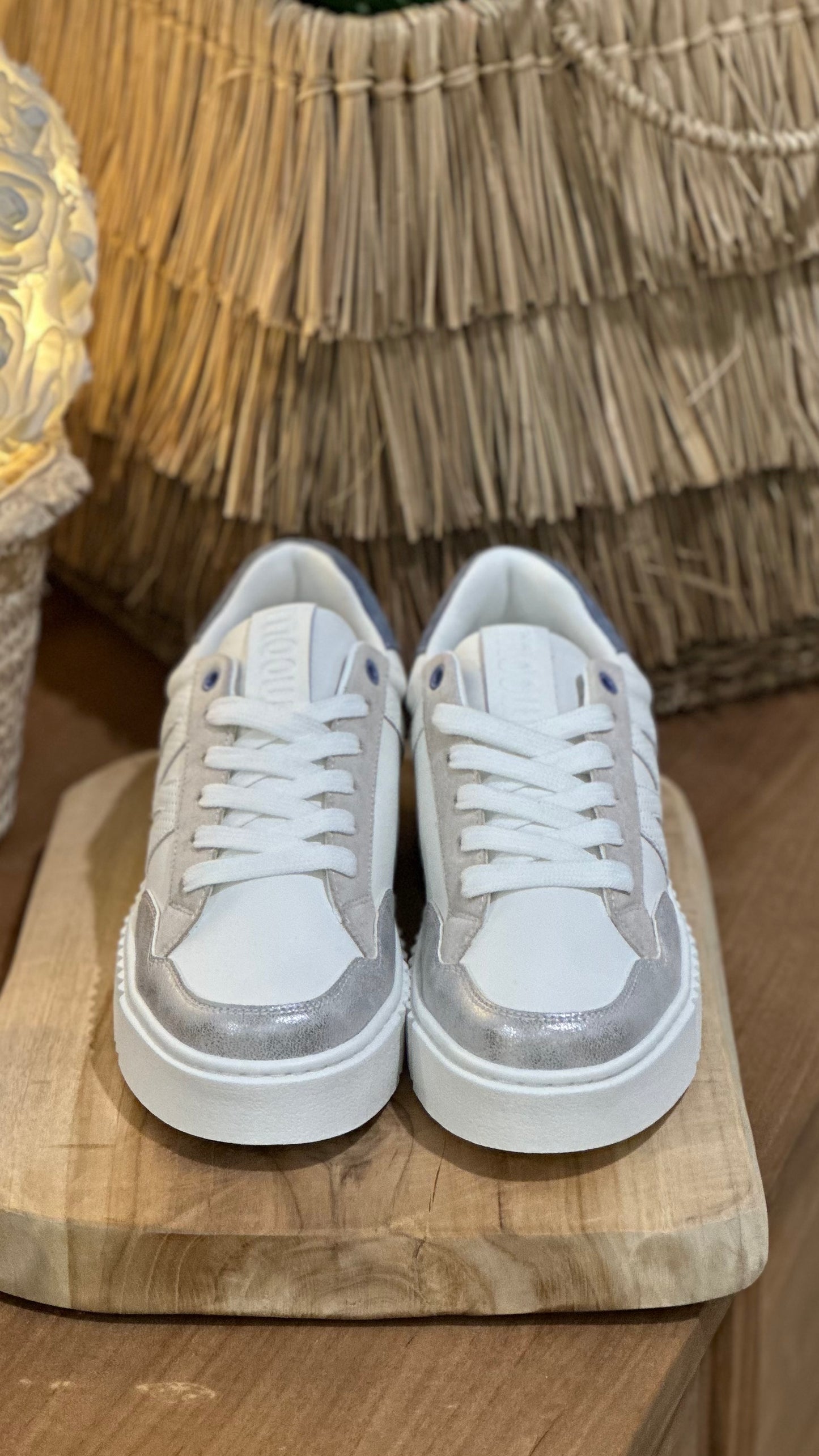 Baskets style urbain chic blanches