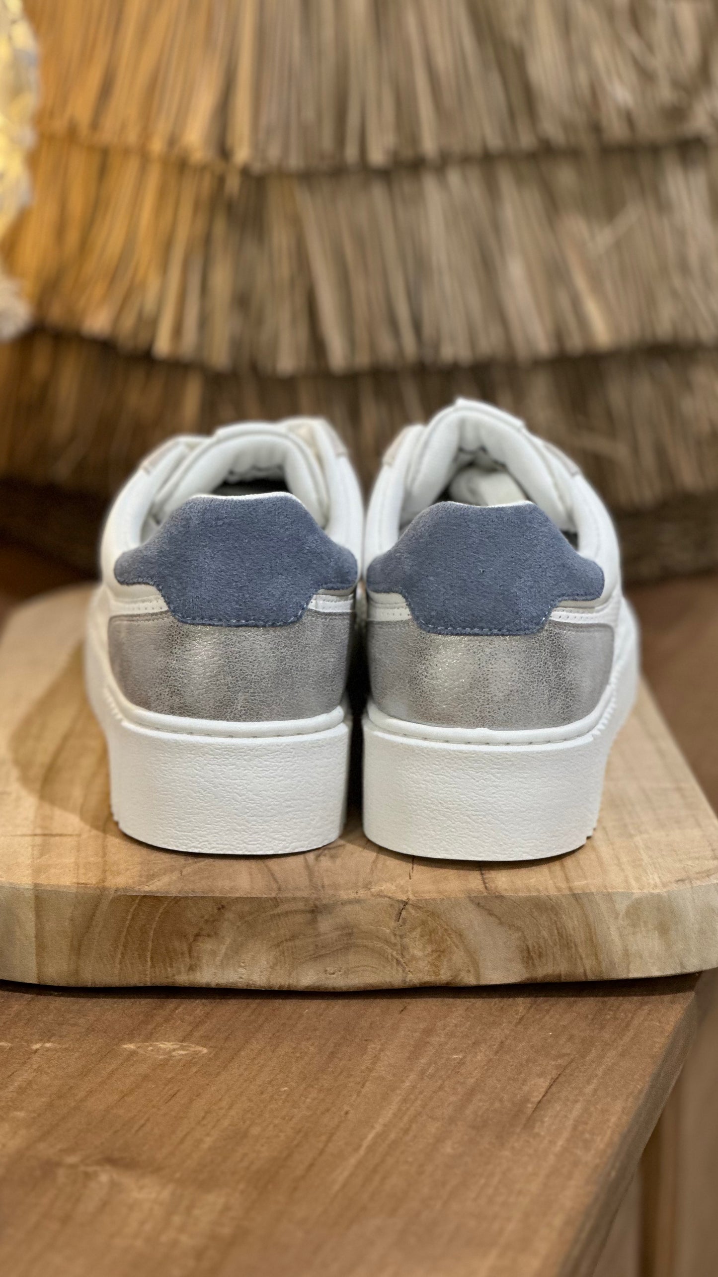 Baskets style urbain chic blanches