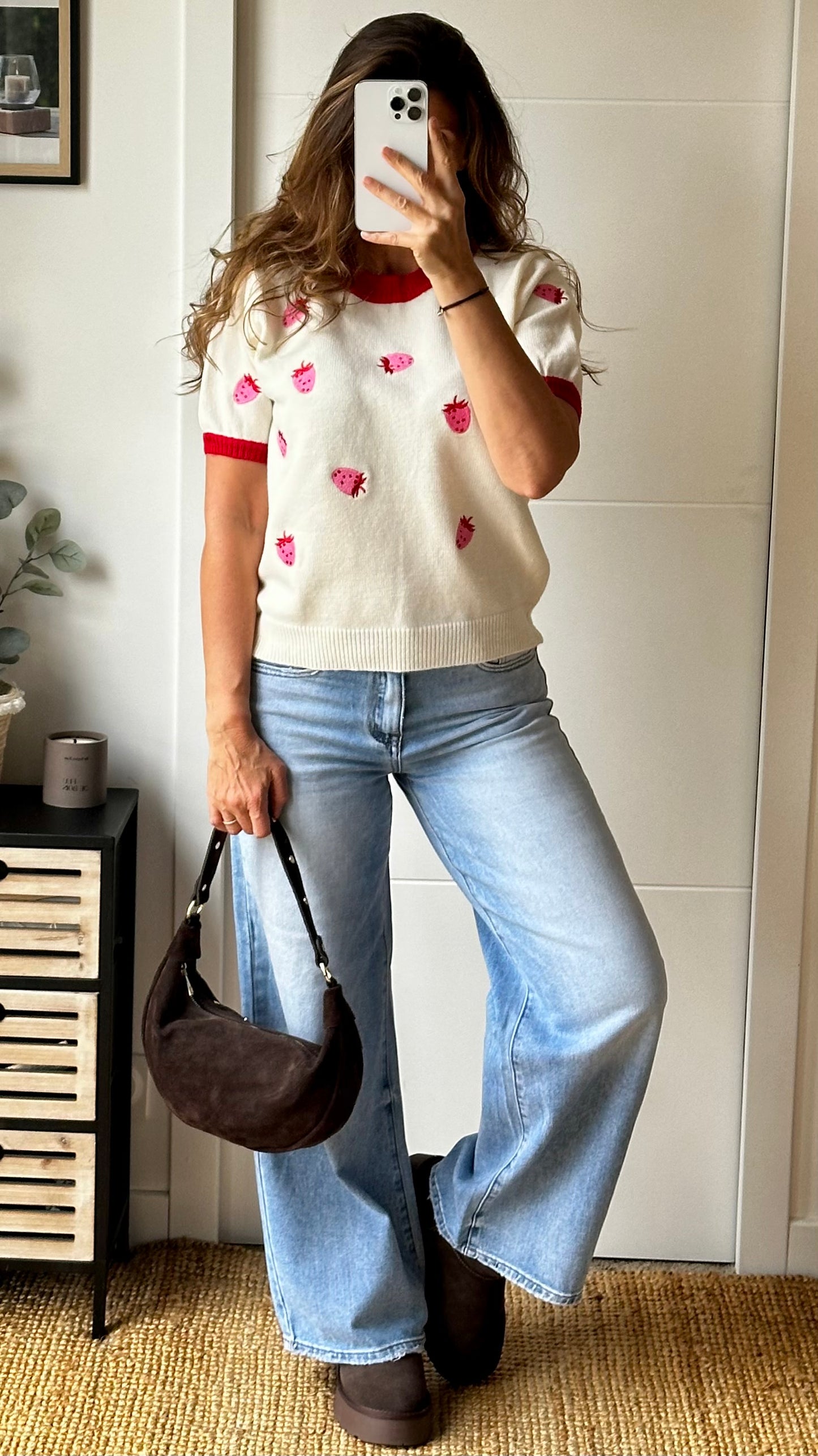 Pull fraises brodées – Écru