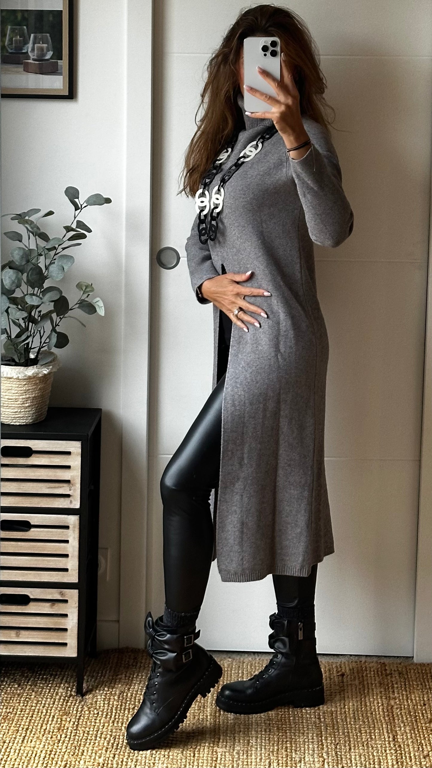 Pull long gris fendu