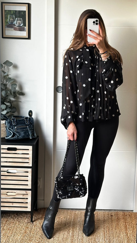 Chemisier noir à pois blancs
