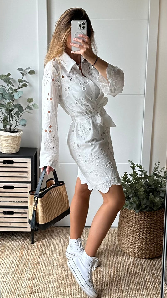 Robe courte blanche broderie