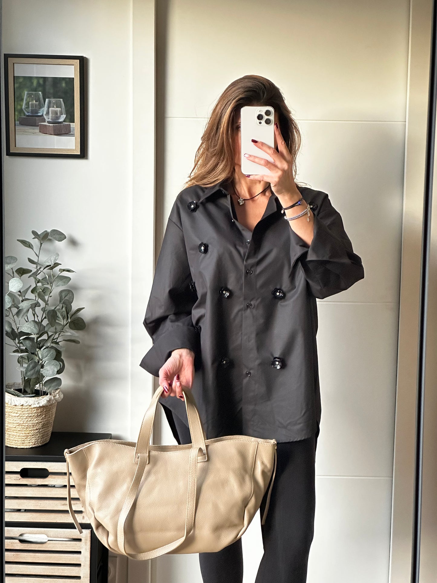 Chemise noire fleurs sequins