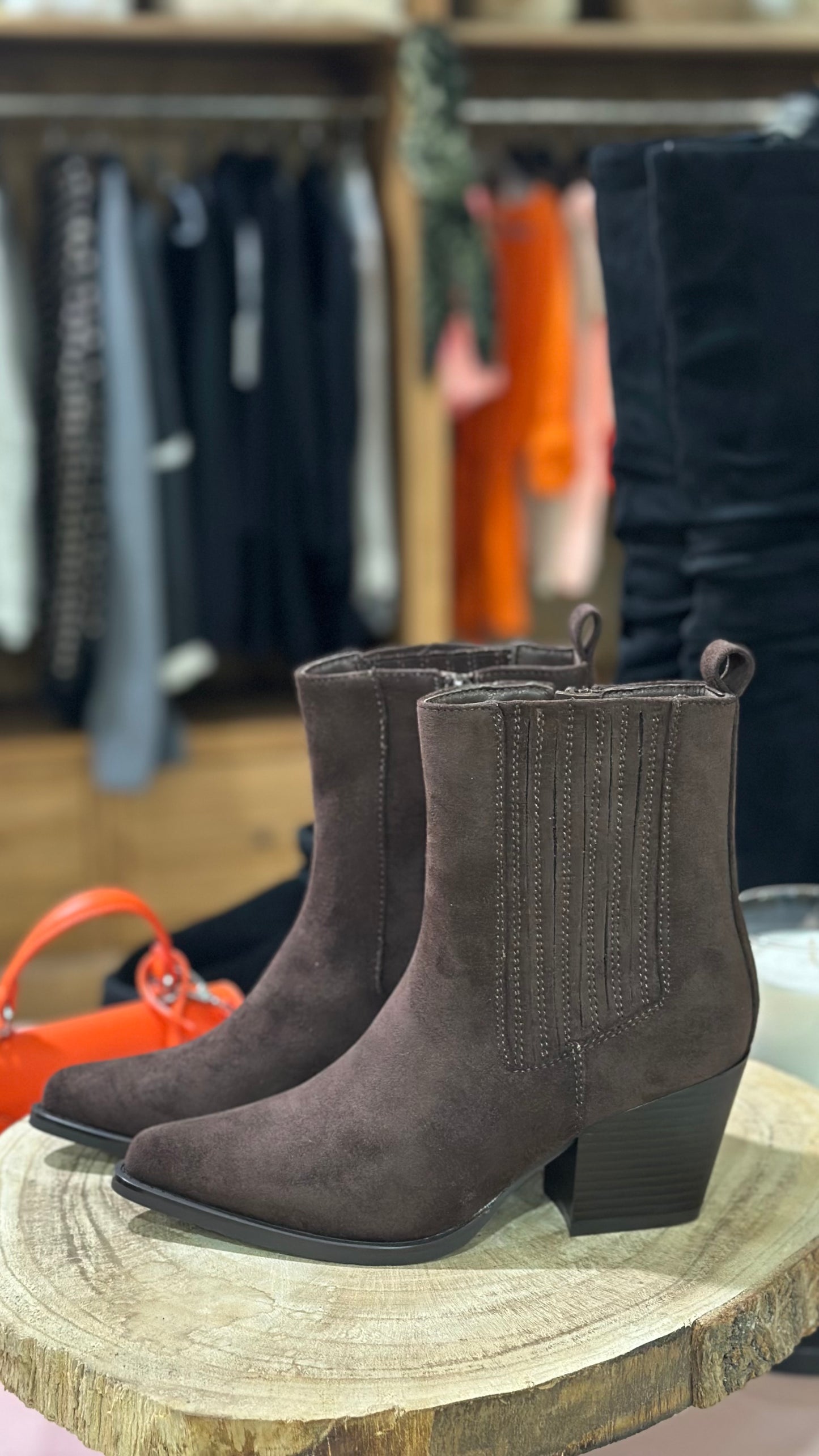 Bottines Tiags basses suédine marron