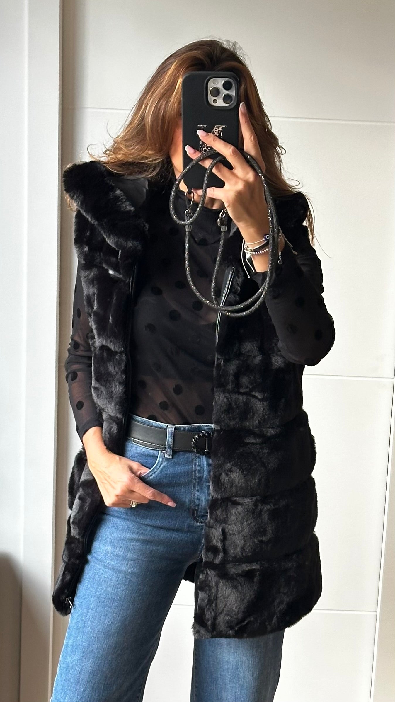 Veste noire capuche sans manches