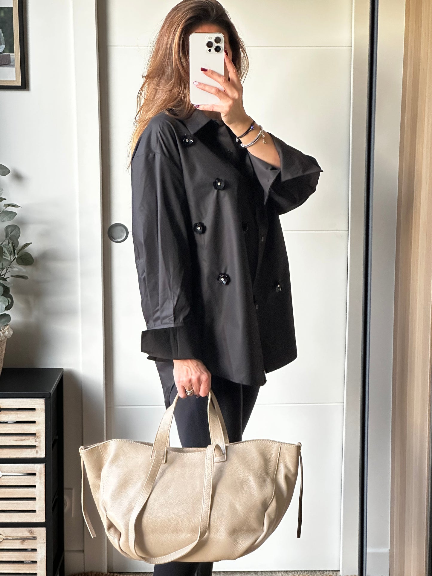 Chemise noire fleurs sequins