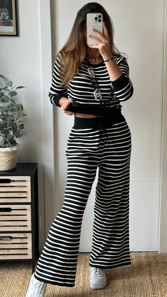 Pantalon rayé noir et blanc