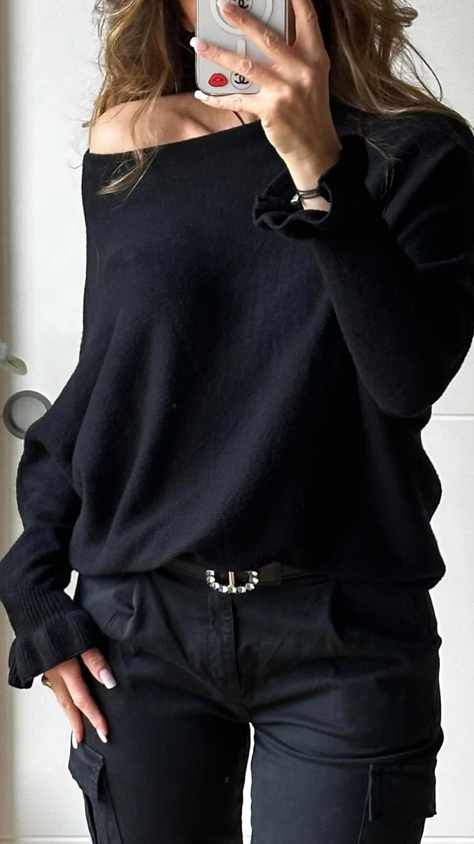 Pull fin noir manches volants
